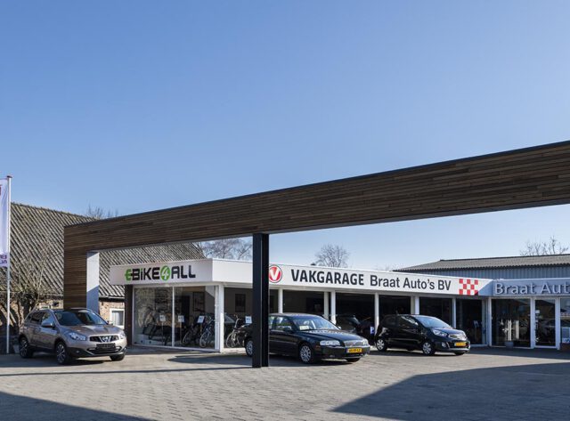 Braat Auto's - Showroom buiten